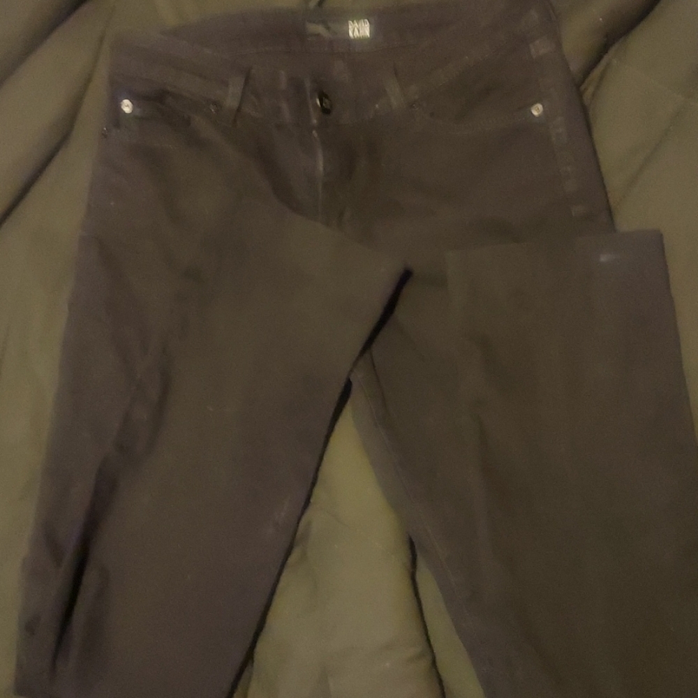 Sleek black chameleon jeans by David Kahn. Size 28. Straight legged.